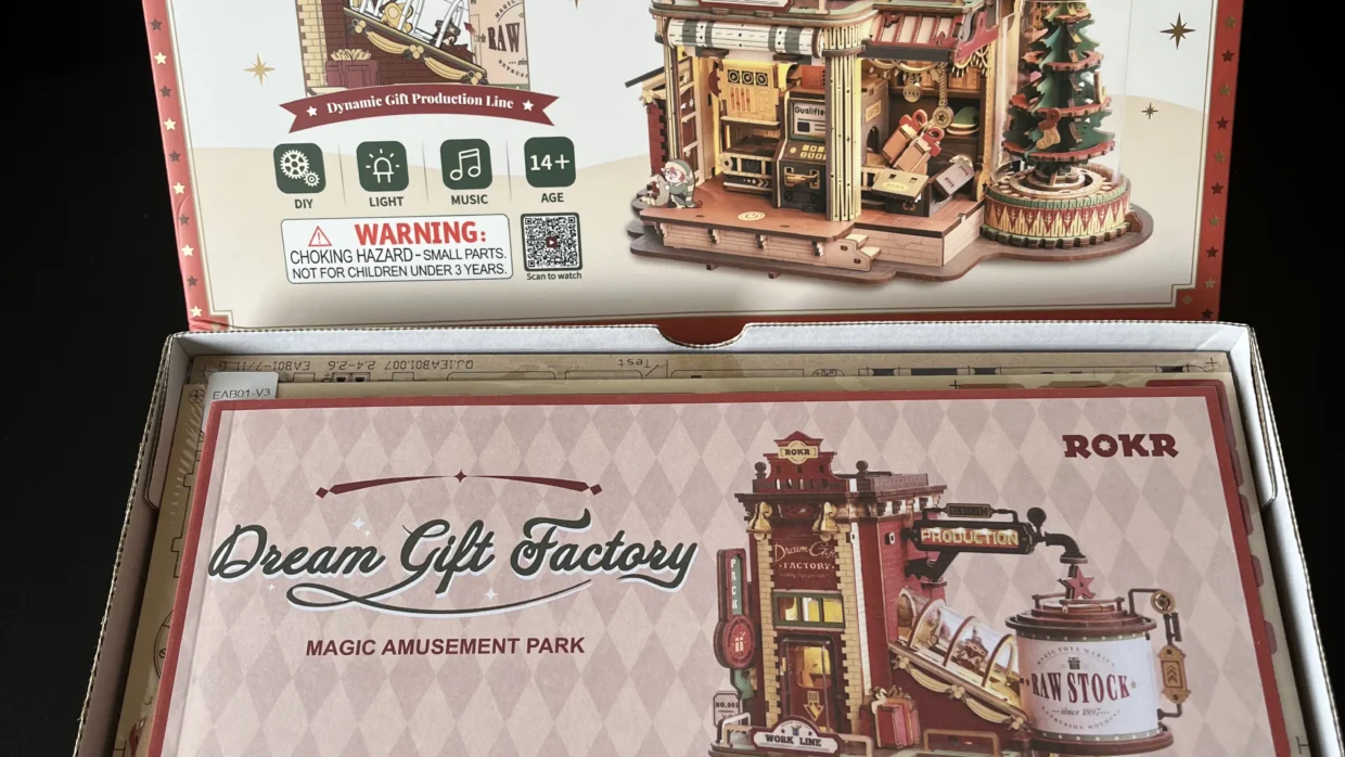 boite dream gift factory de rokr ouverte - avec le guide pas à pas